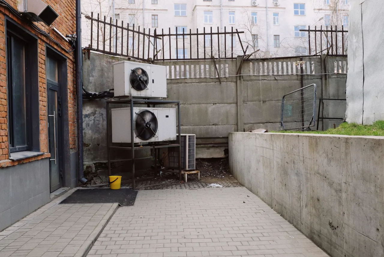 Air Conditioning in Dubai: Repair or Replace?