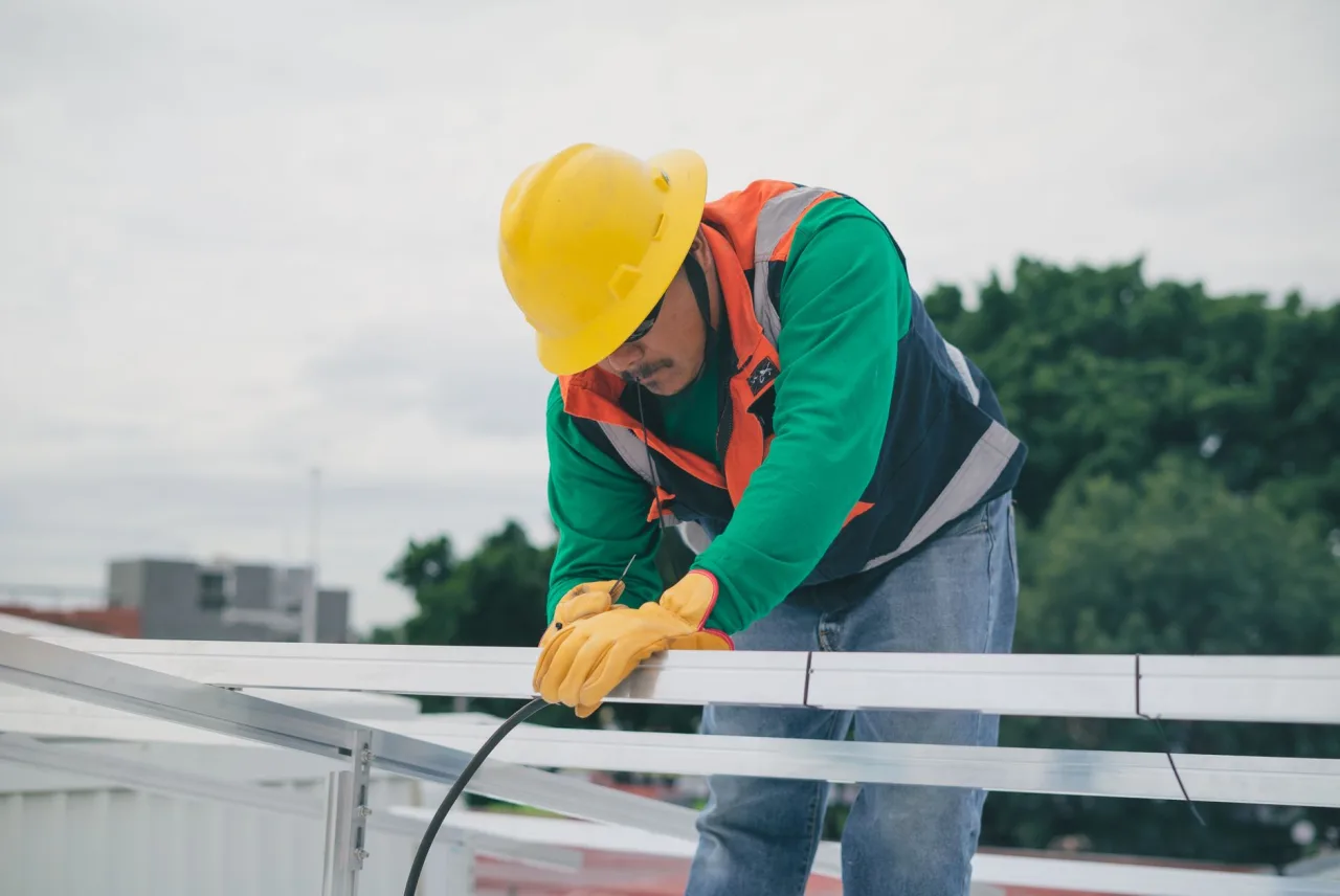 Common Electrical Problems in Dubai Homes (and When to Call an Electrician)