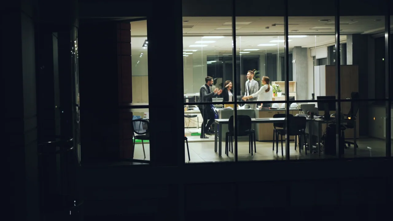 Glass partition systems for modern Dubai offices