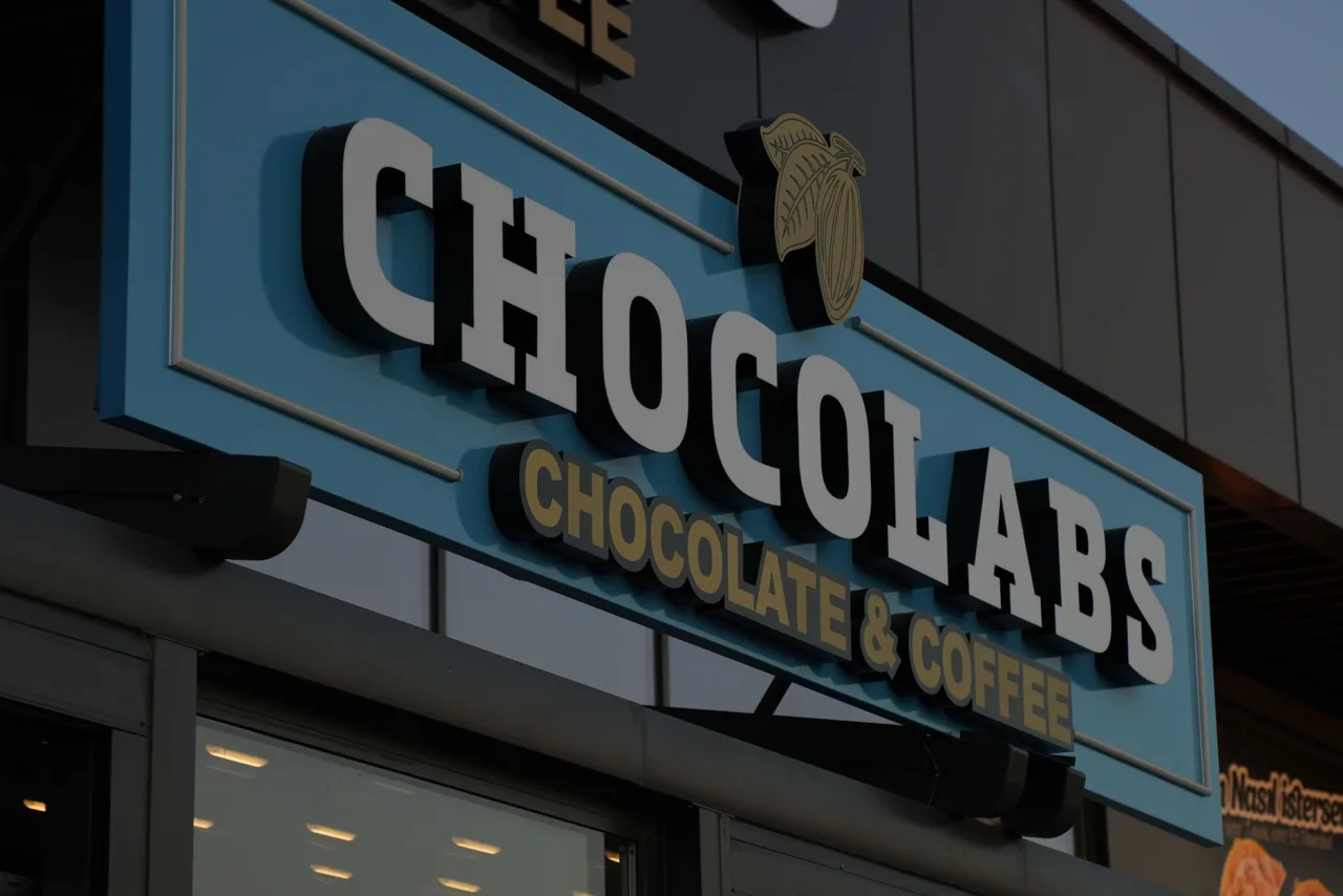 How Much Does a Shop Sign Cost in Dubai?