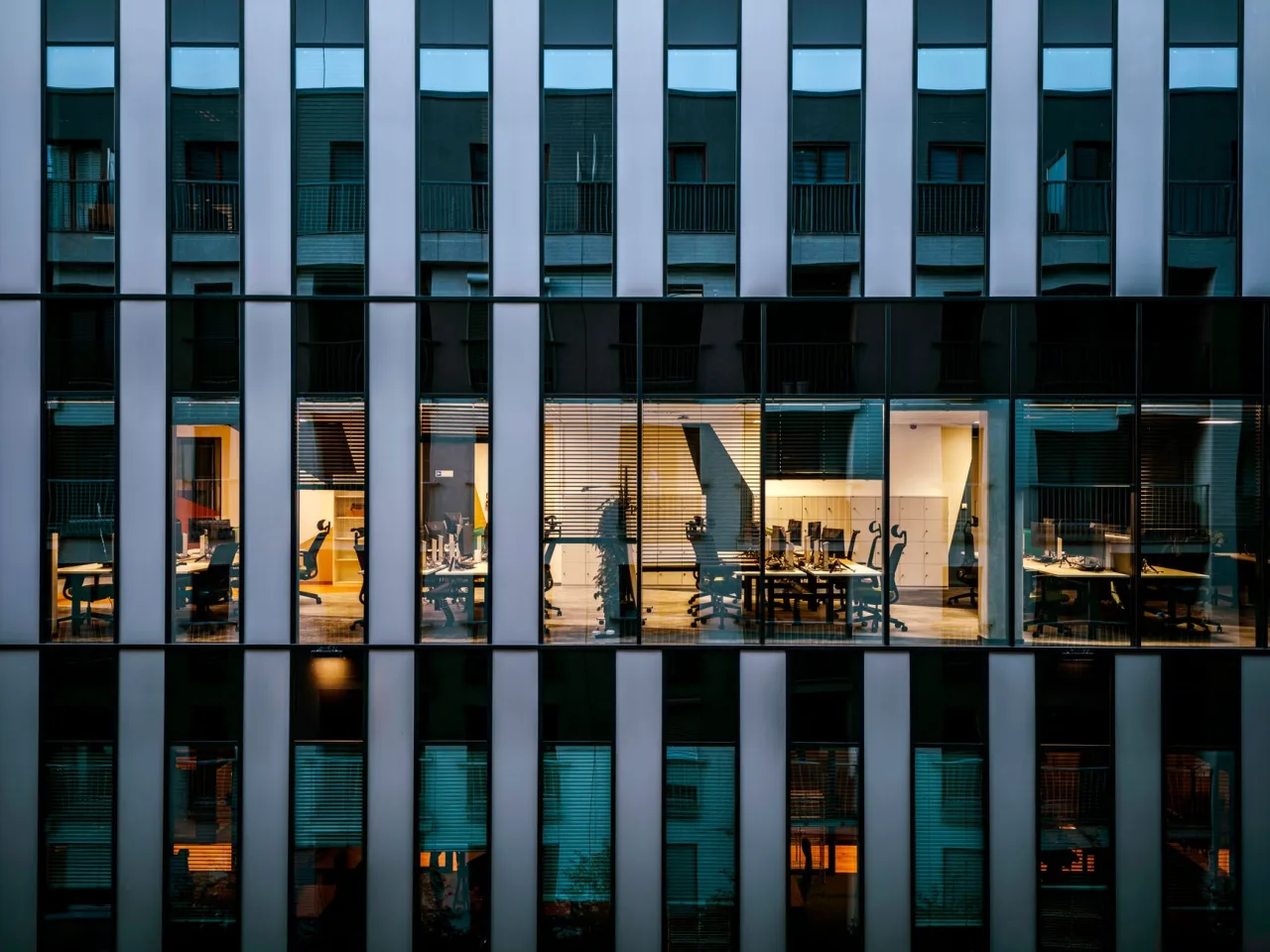 Office Fit-Out Trends 2026 for Business Bay Tenants
