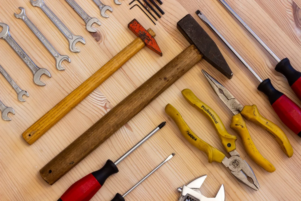 10 Questions to Ask Before Hiring a Contractor in Dubai