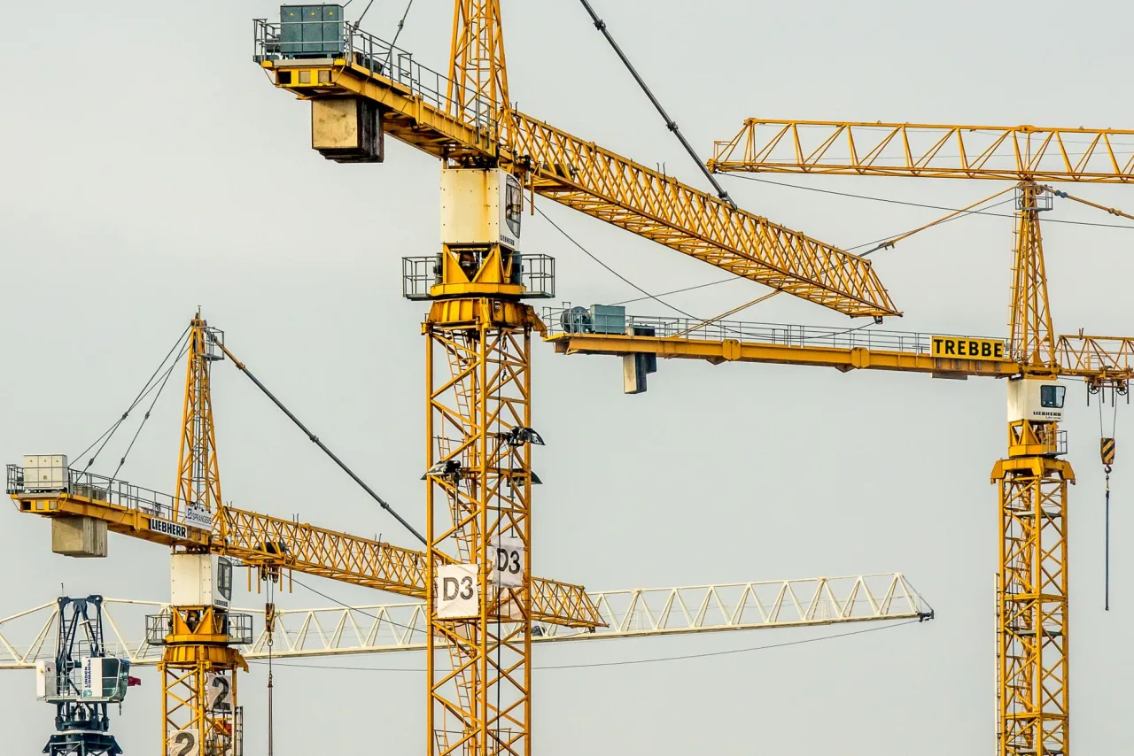 Wall And Structural Cracks in Dubai: Repair or Replace?