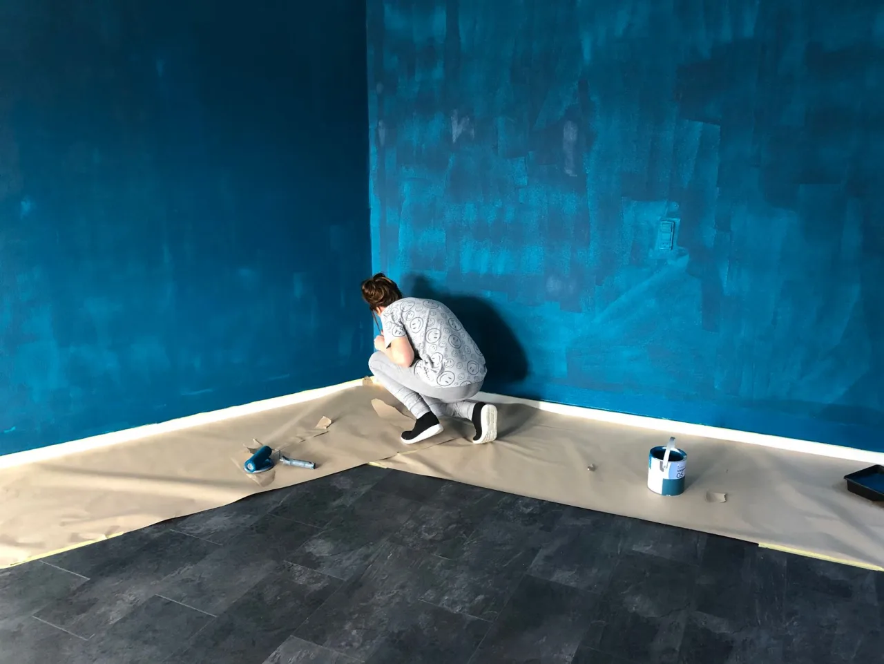 What Is Included in Painting And Wall Finishes in Dubai?